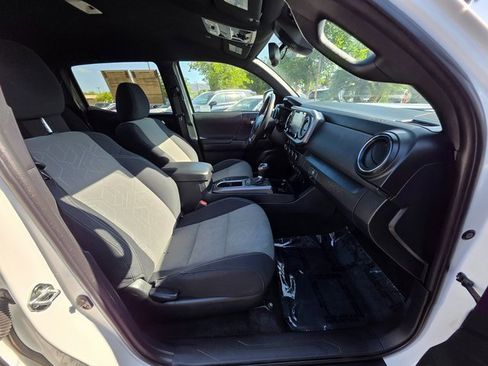 Used 2023 Toyota Tacoma TRD Off-Road w/ Black Out Package (TMS) image 10