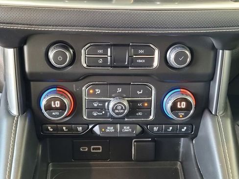 Used 2021 Chevrolet Tahoe Premier AWD/4WD image 21