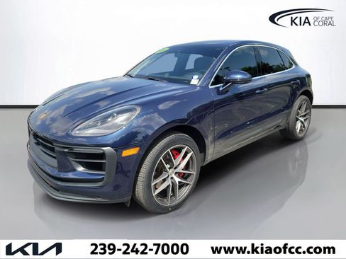 Used 2022 Porsche Macan S AWD/4WD image 3