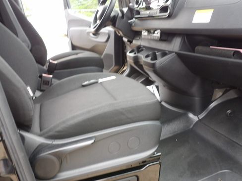 Used 2025 Mercedes-Benz Sprinter 2500 image 24