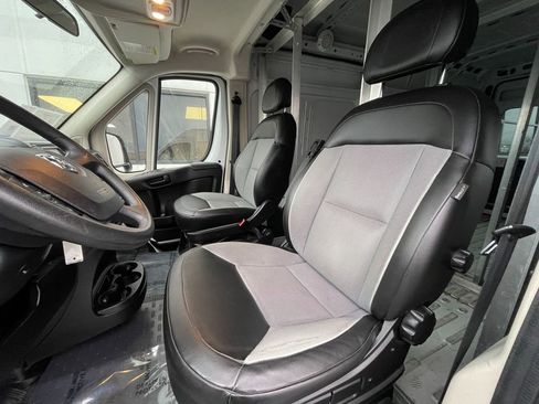 Used 2016 RAM ProMaster 2500 w/ Interior Convenience Group image 10