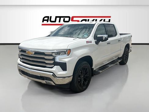Used 2025 Chevrolet Silverado 1500 LTZ AWD/4WD image 3