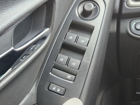 Used 2017 Chevrolet Trax LS image 24