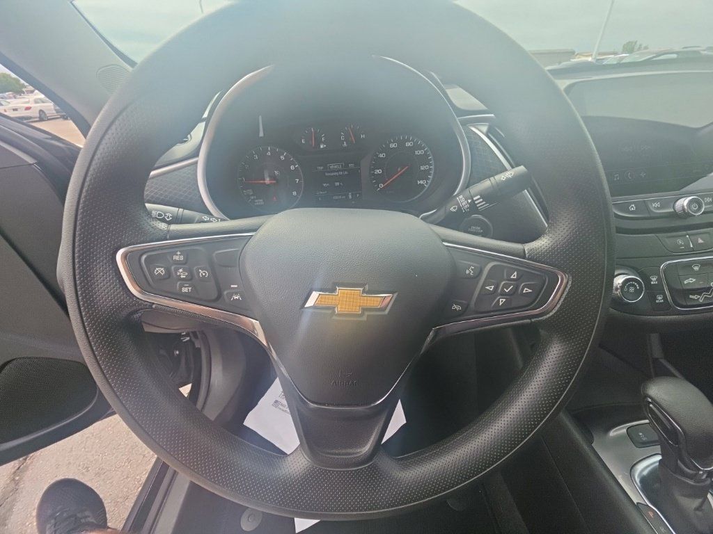 Used 2024 Chevrolet Malibu LS FWD image 15