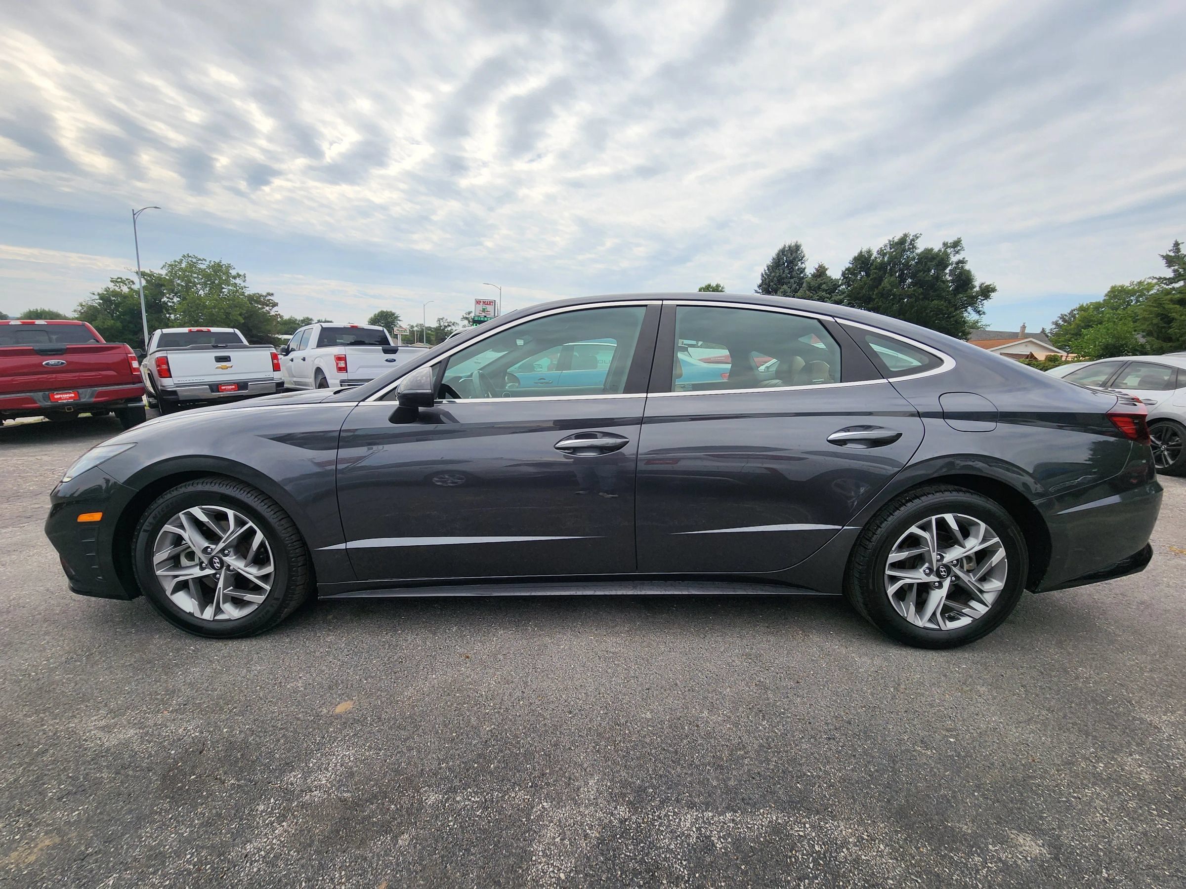 Used 2020 Hyundai Sonata SEL w/ Premium + Sunroof Package FWD image 4