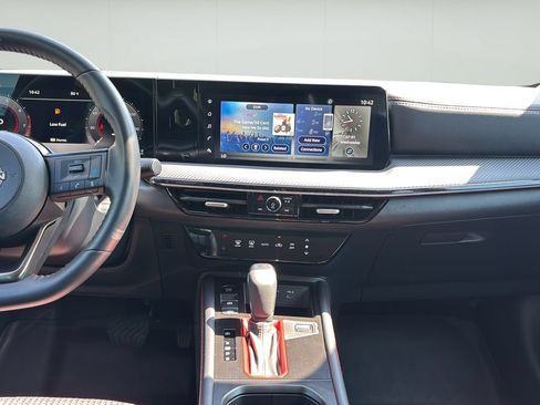 Used 2025 Nissan Kicks SR FWD image 18