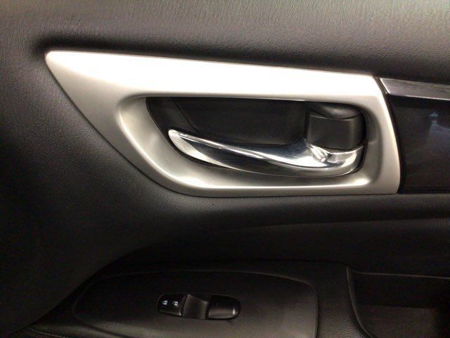 Used 2020 Nissan Pathfinder S AWD/4WD image 9