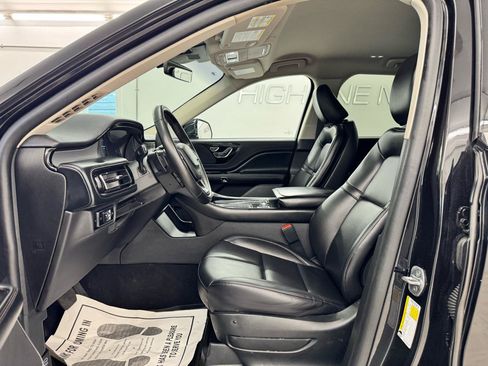 Used 2023 Lincoln Aviator AWD w/ Elements Package image 7