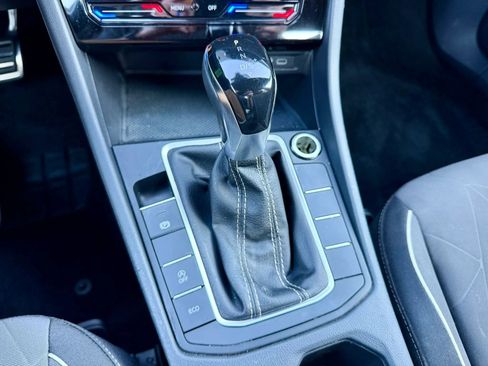 Used 2025 Volkswagen Jetta Sport image 25