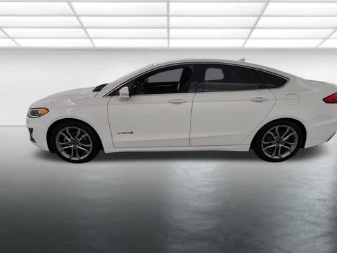 Used 2019 Ford Fusion Titanium FWD image 4
