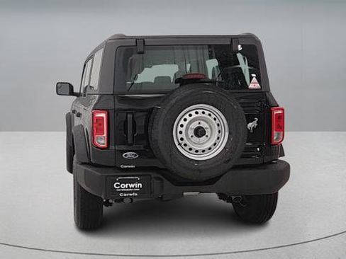 New 2025 Ford Bronco 4-Door image 6