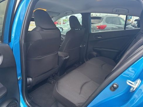 Used 2022 Toyota Prius LE image 20
