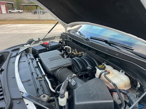 Used 2021 Chevrolet Suburban RST w/ Luxury Package image 14