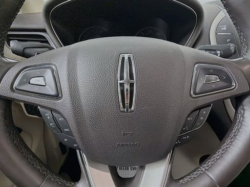 Used 2017 Lincoln MKC Reserve w/ Lincoln MKC Climate Package image 11