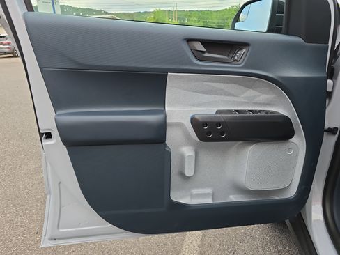 New 2025 Ford Maverick XLT w/ XLT Luxury Package FWD image 18