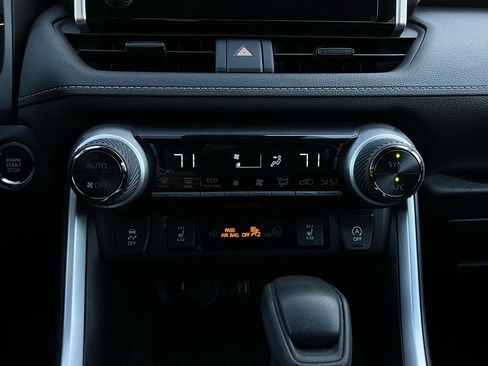 Used 2025 Toyota RAV4 XLE image 27