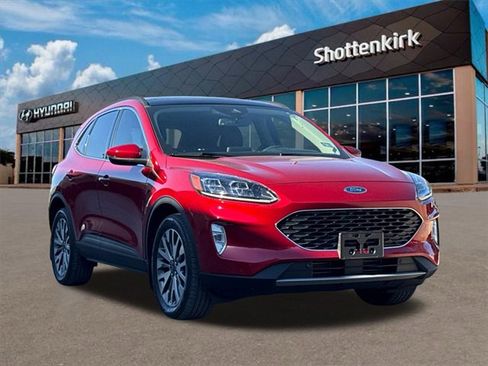 Used 2020 Ford Escape Titanium w/ Titanium Premium Package 2.0 image 3