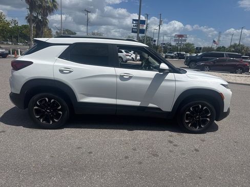 Used 2021 Chevrolet TrailBlazer LT image 2