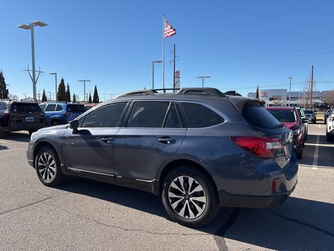 Used 2017 Subaru Outback 3.6R Limited image 6
