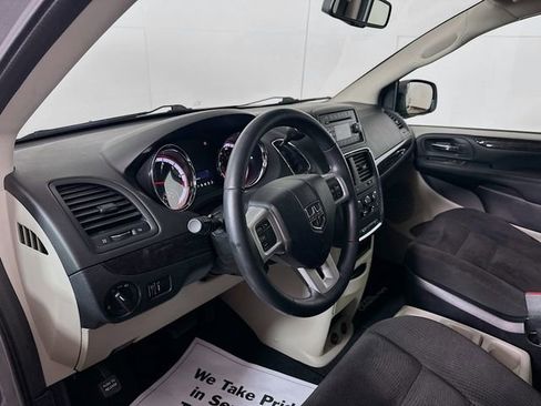 Used 2016 Dodge Grand Caravan SE w/ Quick Order Package 29E SE image 10