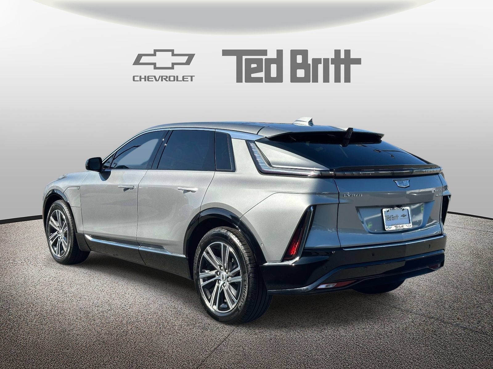 Used 2024 Cadillac Lyriq Luxury AWD/4WD image 6
