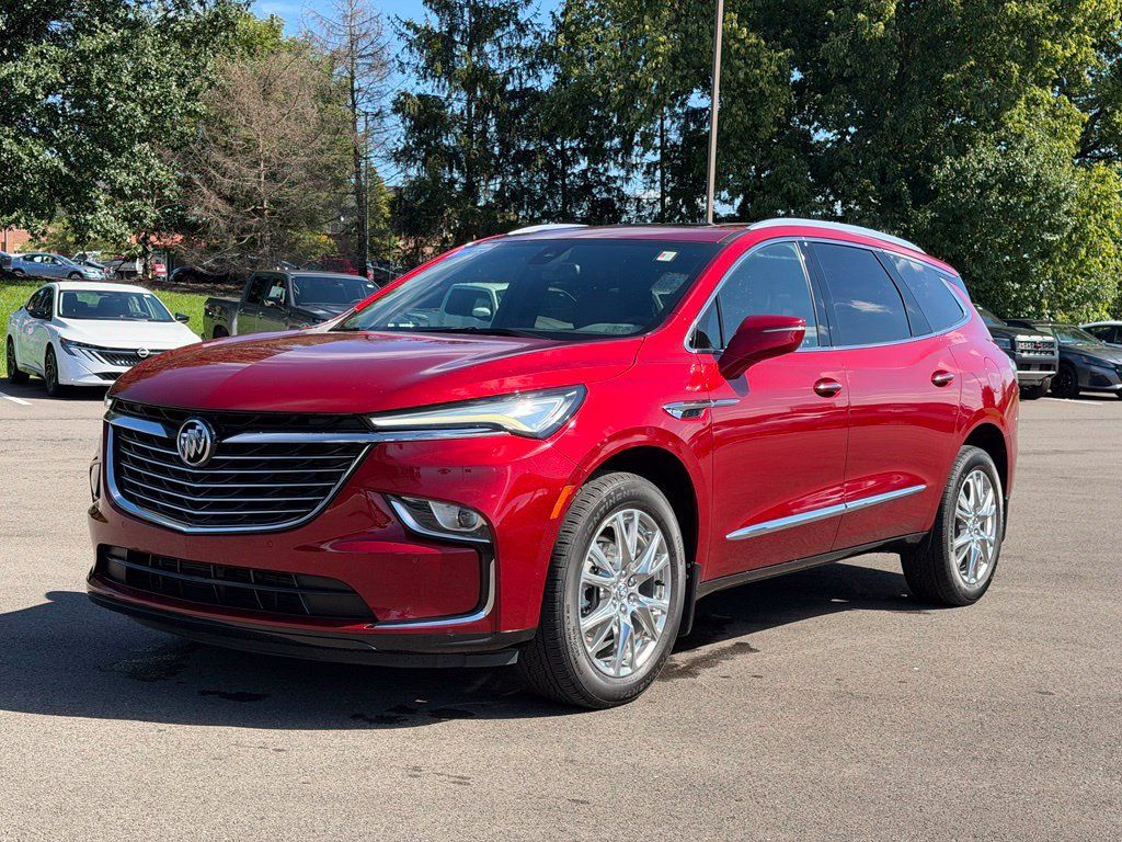 Used 2023 Buick Enclave Essence w/ Experience Buick Package FWD image 2