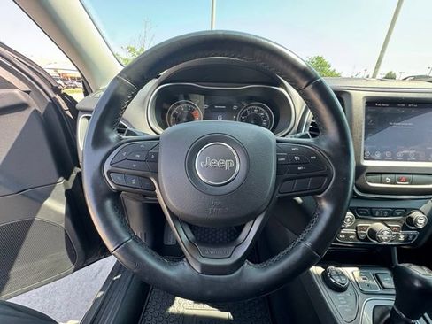 Used 2019 Jeep Cherokee Trailhawk w/ Comfort/Convenience Group AWD/4WD image 12