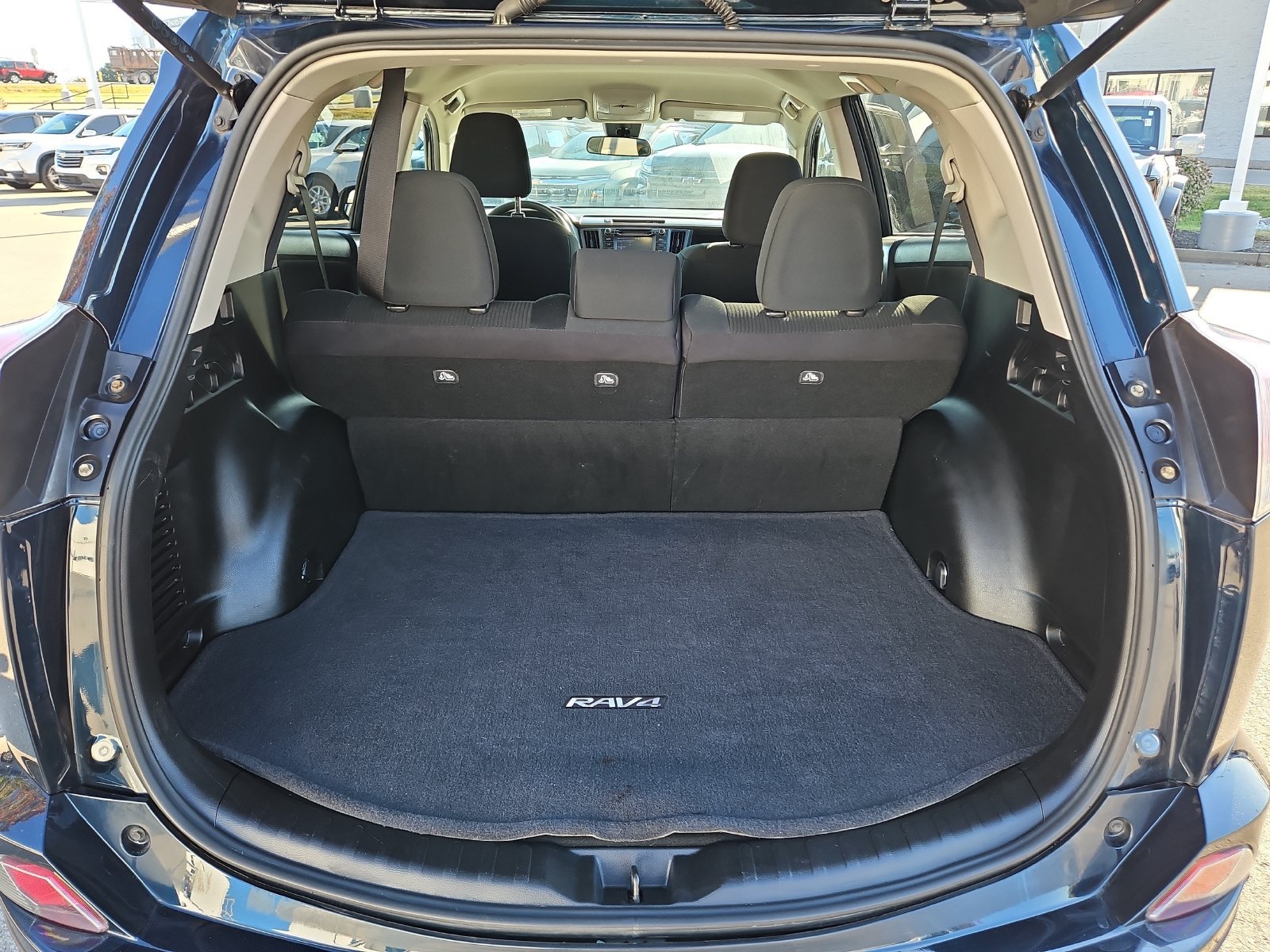 Certified 2018 Toyota RAV4 LE w/ Carpet Mat Package AWD/4WD image 9