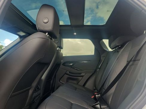 Used 2025 Land Rover Range Rover Evoque S image 21