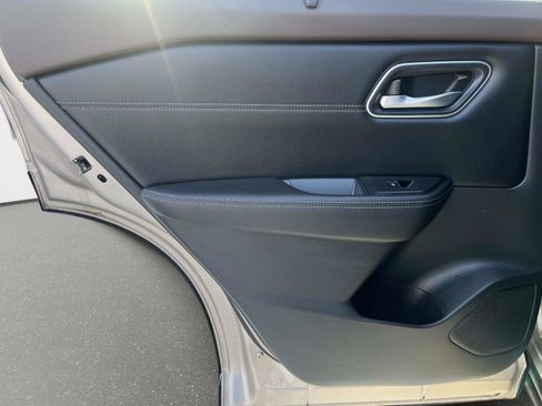 Certified 2023 Nissan Rogue Platinum w/ Platinum Premium Package image 11