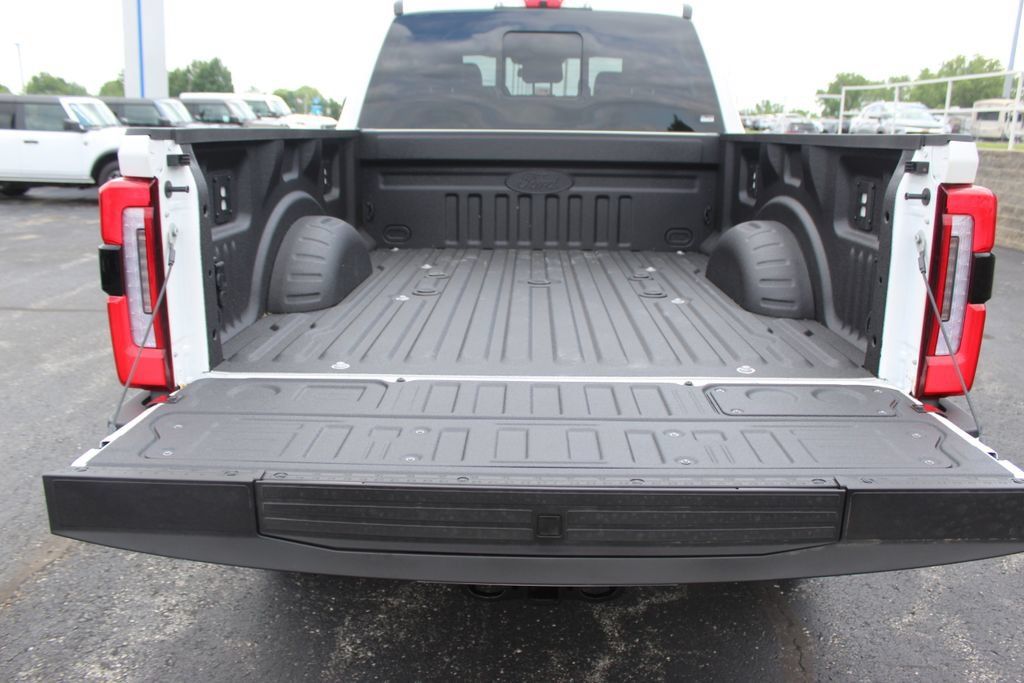 New 2026 Ford F350 Platinum w/ Tremor Off-Road Package AWD/4WD image 21