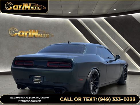 Used 2016 Dodge Challenger R/T Scat Pack RWD image 5