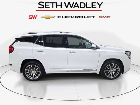 Used 2024 GMC Terrain Denali image 8