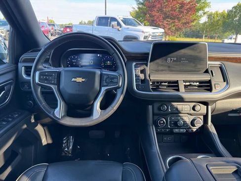 Used 2022 Chevrolet Suburban Premier AWD/4WD image 16