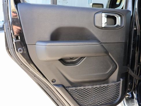 Used 2023 Jeep Wrangler Unlimited Sahara w/ Cold Weather Group image 16