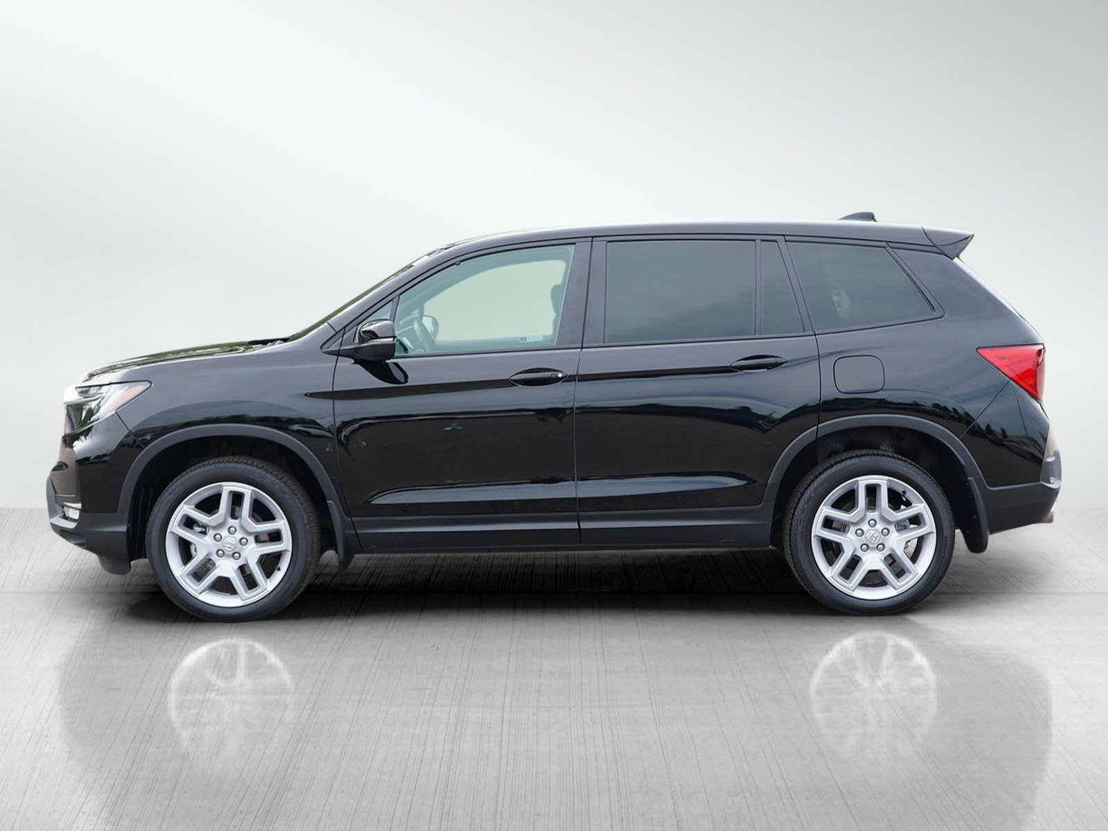 Used 2024 Honda Passport EX-L image 2