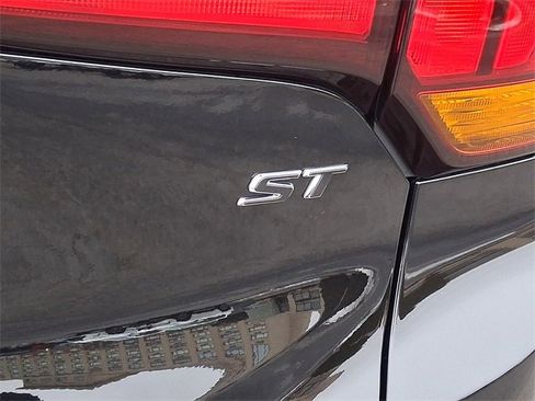 Used 2023 Buick Encore GX Select w/ Sport Touring Package image 31