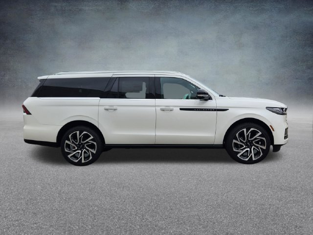 New 2027 Lincoln Navigator L Black Label AWD/4WD image 8