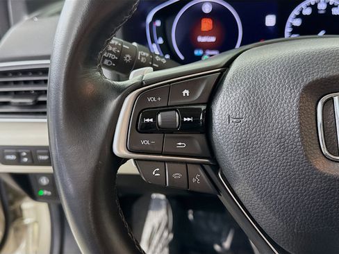 Used 2019 Honda Accord Touring image 11