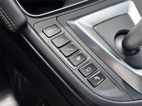 Used 2020 BMW M4 Convertible w/ Competition Package image 40