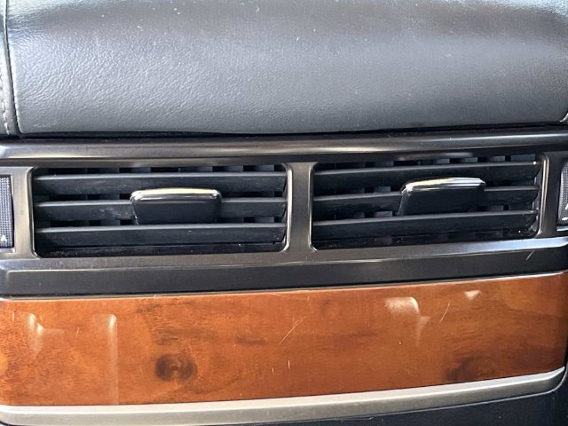 Used 2020 Lexus LX 570 4WD w/ Luxury Package image 18