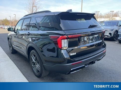 Certified 2026 Ford Explorer ST-Line w/ ST-Line Street Pack image 6
