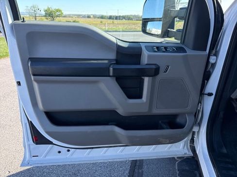Used 2020 Ford F550 4x4 SuperCab Super Duty image 14