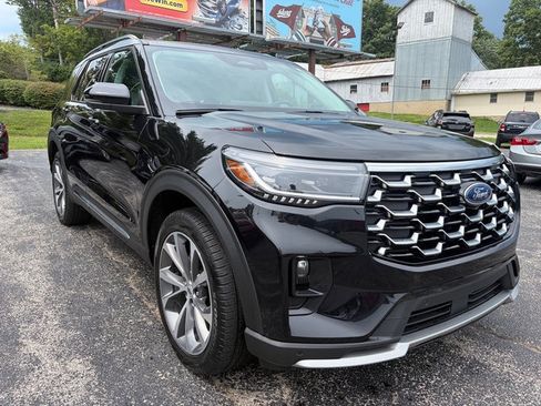 Used 2025 Ford Explorer Platinum w/ Ultimate Package AWD/4WD image 4