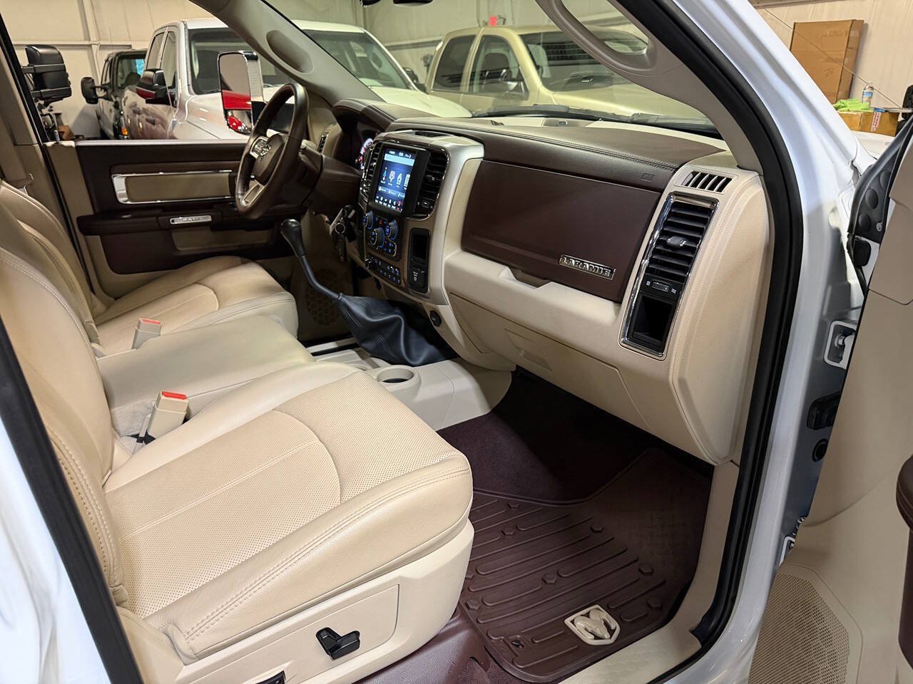 Used 2018 RAM 3500 Laramie RWD image 34