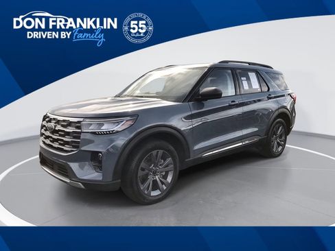 Used 2025 Ford Explorer Active w/ Active Comfort Package image 1