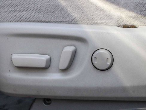 Used 2013 Toyota Sienna LE image 21