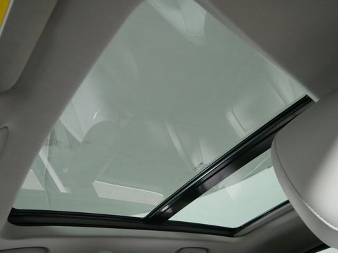 Used 2019 Cadillac XT4 Premium Luxury image 32