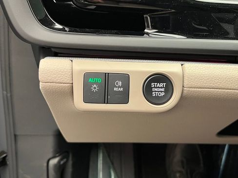 Used 2025 Porsche Panamera 4 image 22