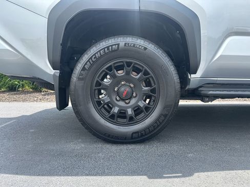 Certified 2025 Toyota 4Runner TRD Off-Road Premium AWD/4WD image 35